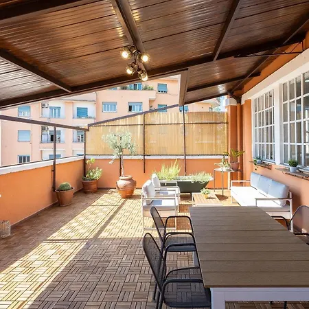 Prati View Penthouse By In 로마